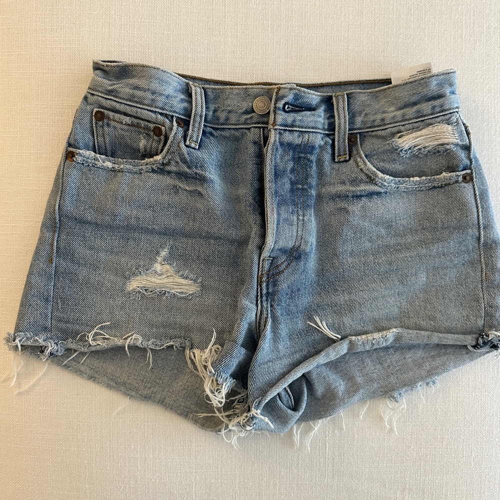 Levi’s Women’s Denim Shorts 💙